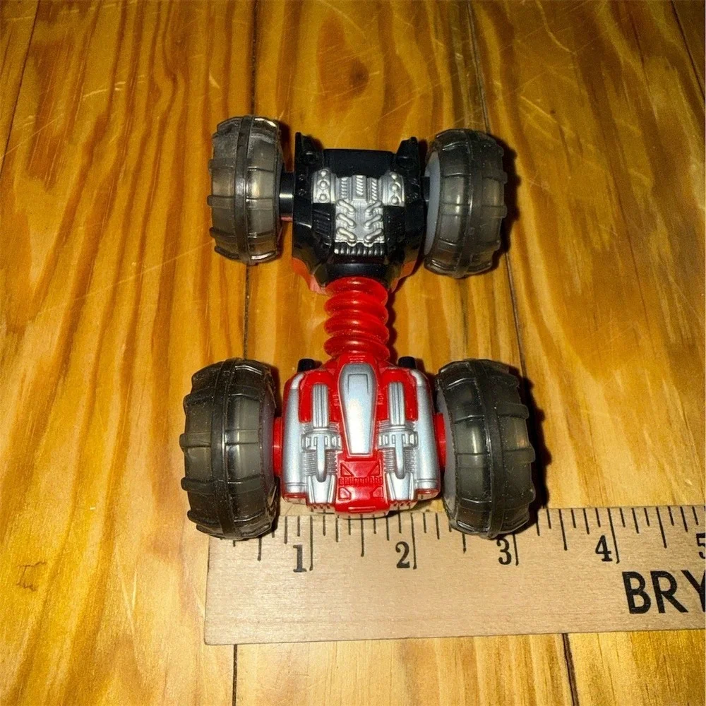 Tiger Electronics Pull-Back Stunt Car Toy Red/Black 4-Wheel 2000‎